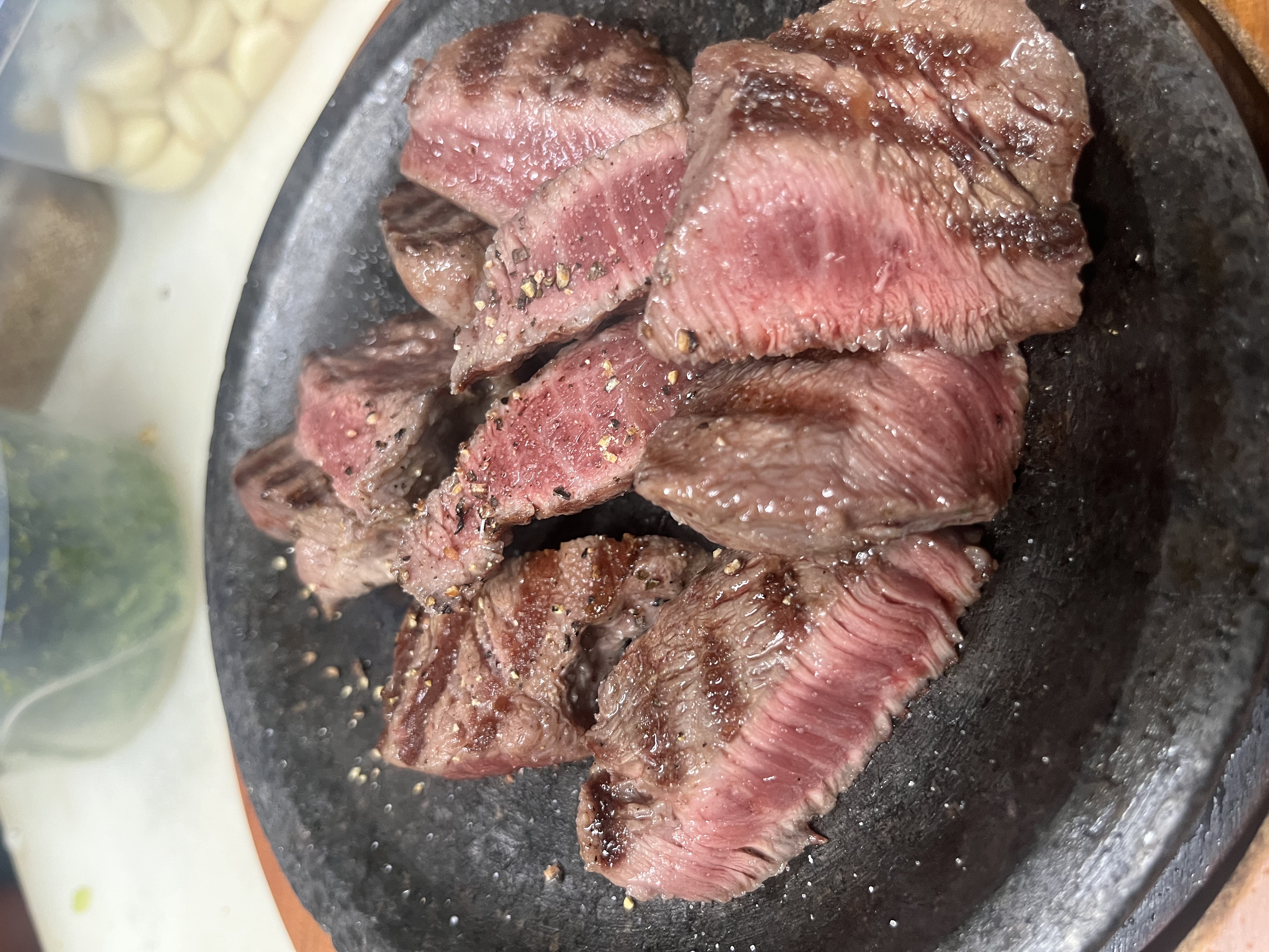 特選ハラミステーキで楽しむ極上の焼肉体験！